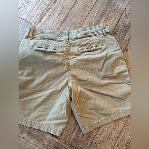 Joe Fresh Casual Shorts, size 2 - Picture 3 of 6
